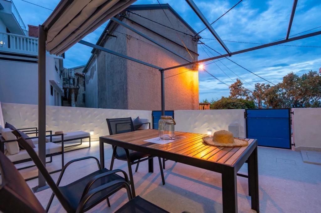 House Franulich Villa Stara Baška Exteriör bild